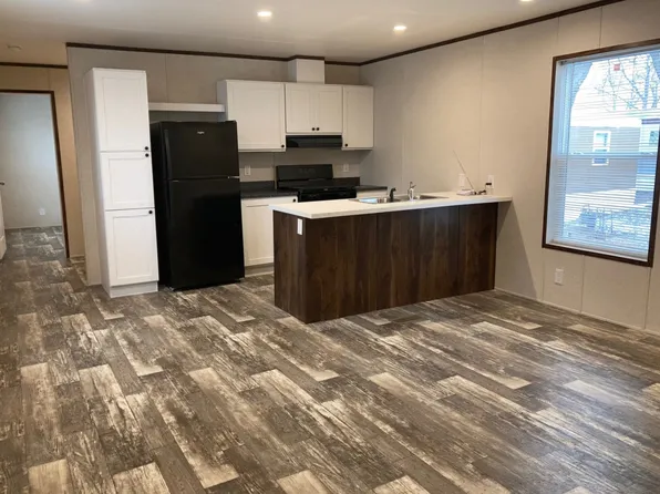 4825 Trace Dr, Fort Wayne, IN 46816