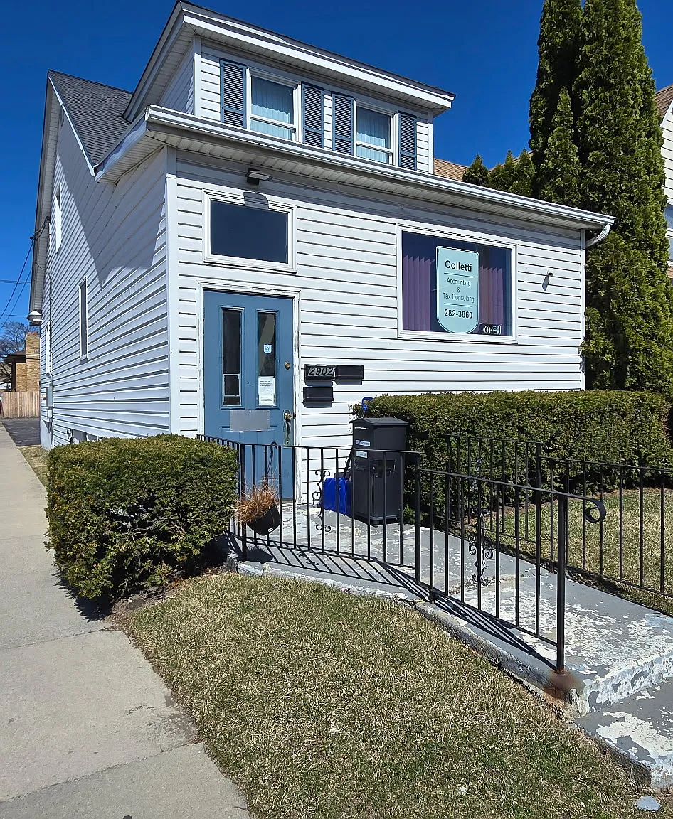 2902 Pine Avenue - 1B — Photo 1