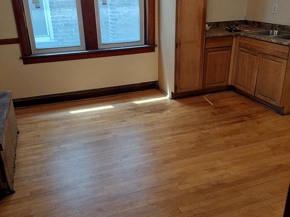 5th image of 6727 S Rockwell St #1