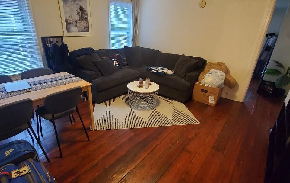 2nd image of 1512 Pine St APT 3R