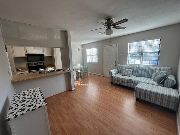 5th image of 824 W Carolina St APT 1