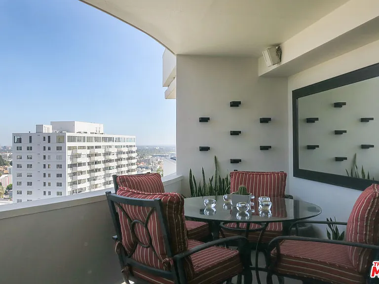 7250 Franklin Ave #801 — Photo 4