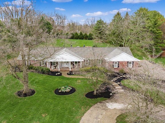 2nd image of 98 Wexford Dr
