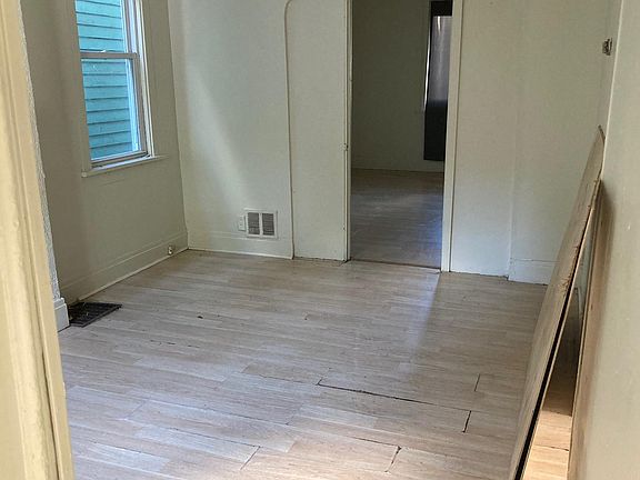 2nd image of 407 Busti Ave #1