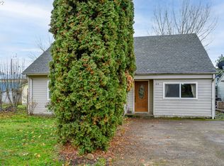 616 E Harrison St, Carlton, OR 97111