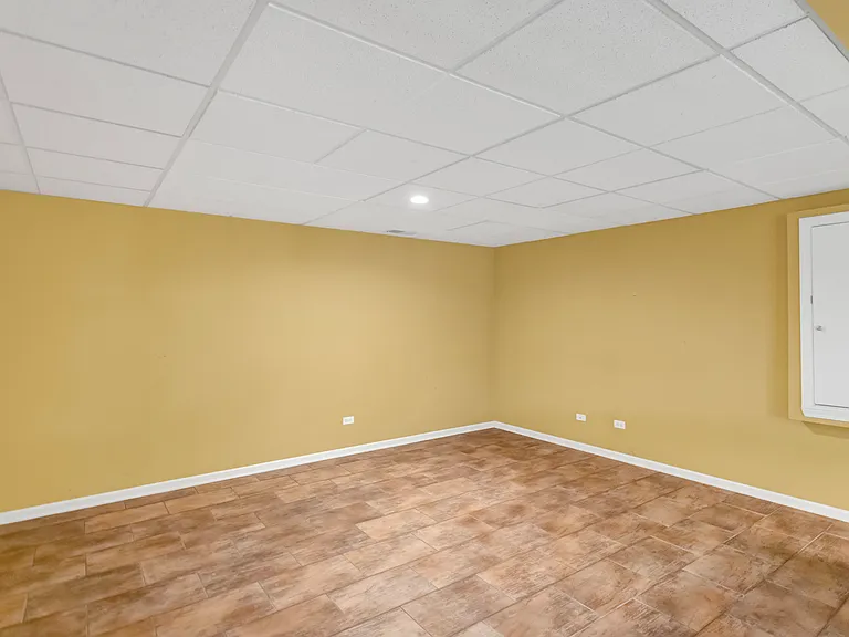 3N812 John Greenleaf Whittier Pl — Photo 79