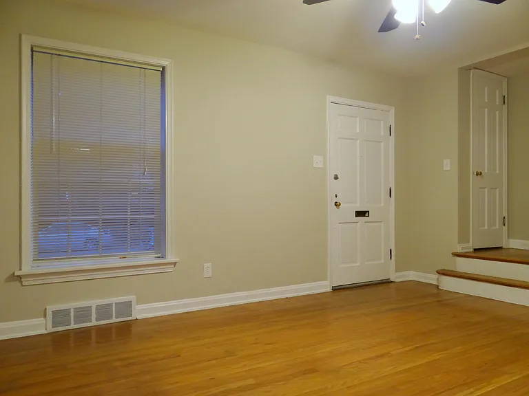 1010 Sanford Ave #1 — Photo 2