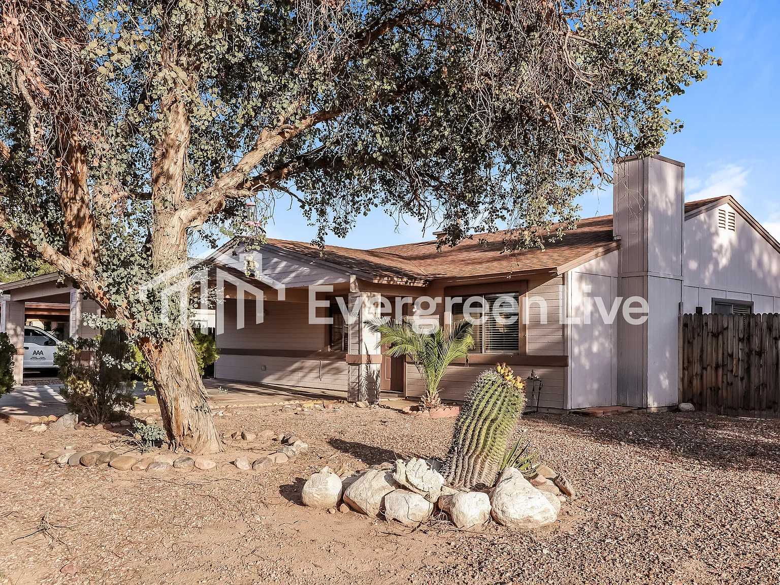 4 bed, 2.0 bath, 1584 sqft, $1,845 — Photo 2