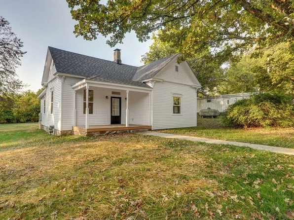 302 E Odell Street, Marionville, MO 65705