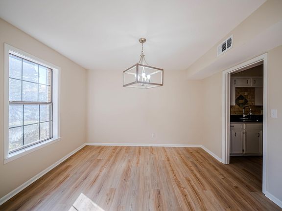 5th image of 1910 Ridgewood Dr