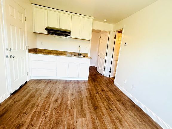 3rd image of 483 Chestnut Ave
