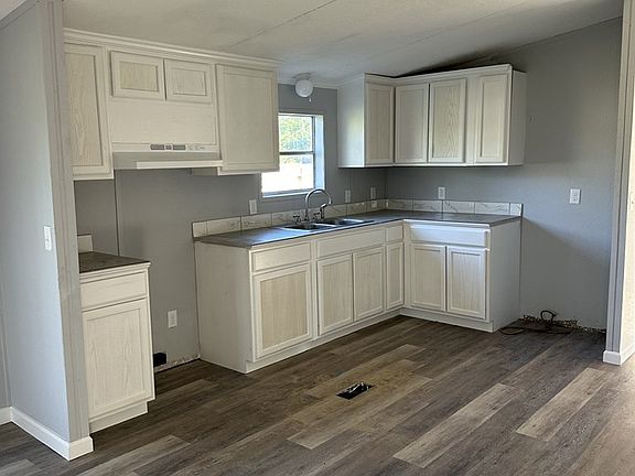 3rd image of 4837 Huffer Rd