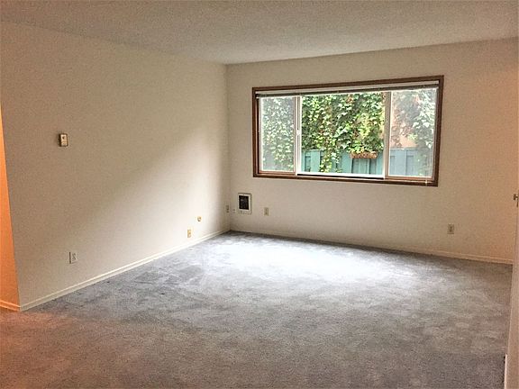 2nd image of 2624-2644 NE Weidler St #2628
