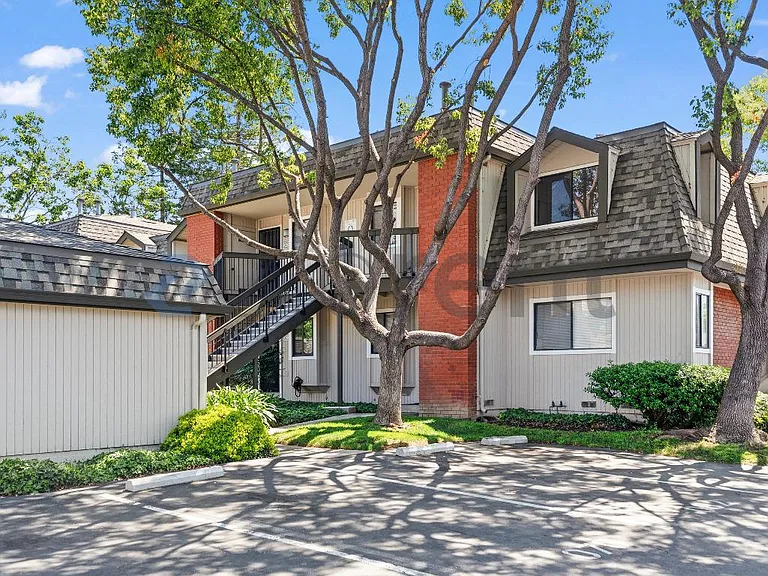 3272 Shadow Park Pl — Photo 1