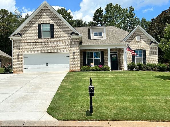 704 Bogey Blvd