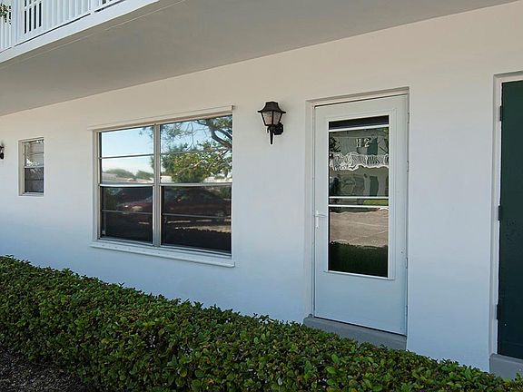 3rd image of 2800 Indian River Blvd #2