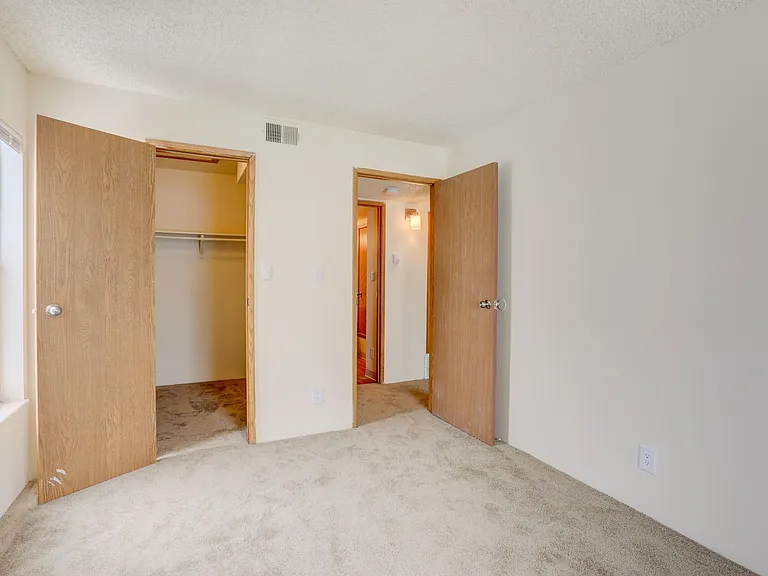 Americana Lakewood Apartments — Photo 66