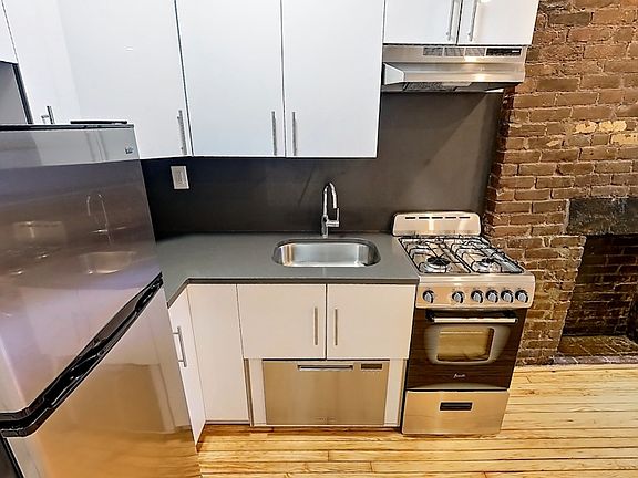 2nd image of 203 Chrystie St #4AB