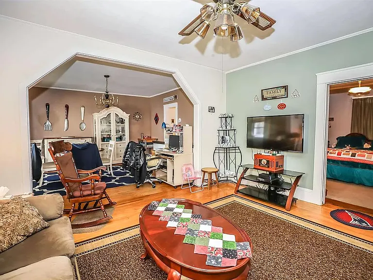 728 Dix St — Photo 5