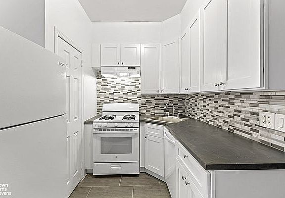 5th image of 245 W 75th St #1H