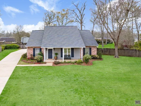 2477 Oak Alley Dr, Port Allen, LA 70767