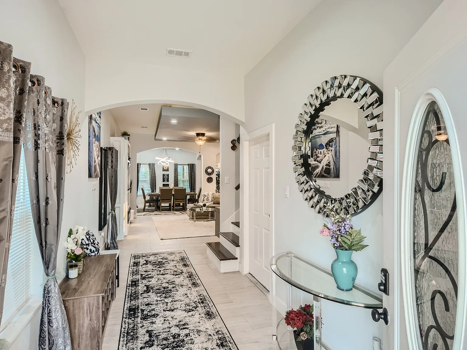 4 bed, 2192 sqft, $5,000 — Photo 2