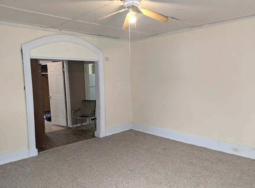 2 bed, 900 sqft, $1,600 — Photo 1