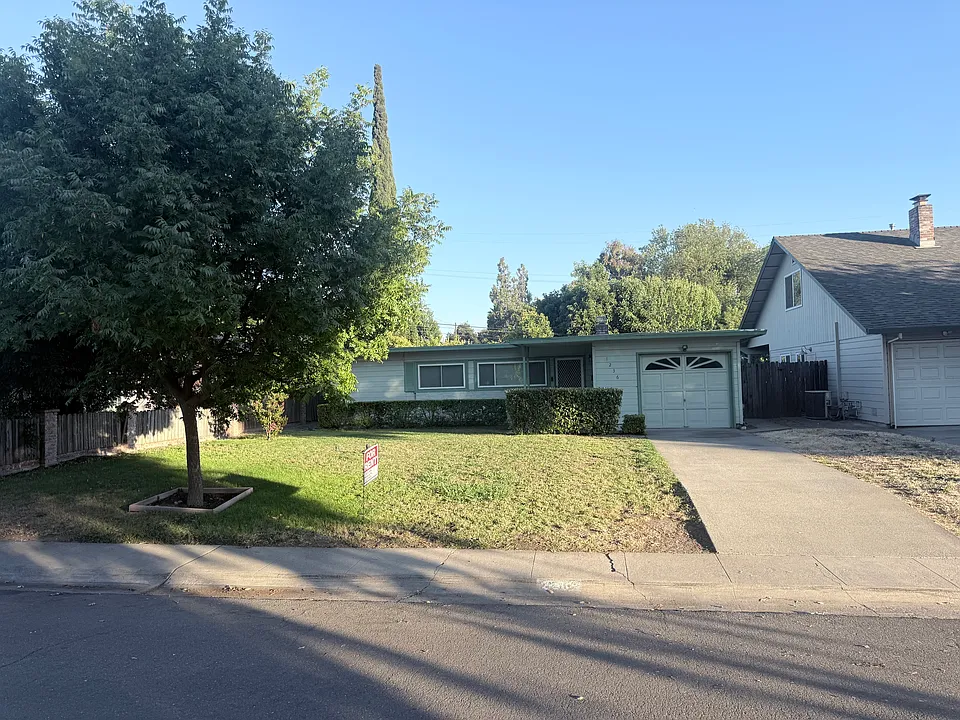 1236 Calhoun Way