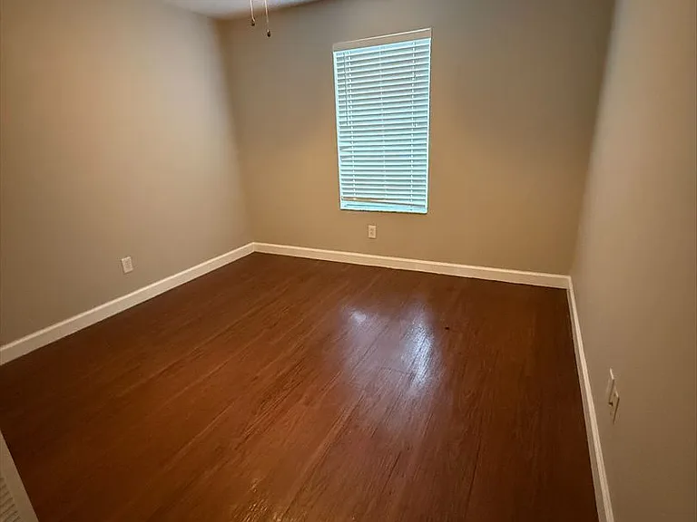 1812 Glenridge St NW — Photo 7