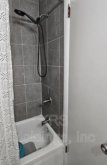 1543 Grove St — Photo 17