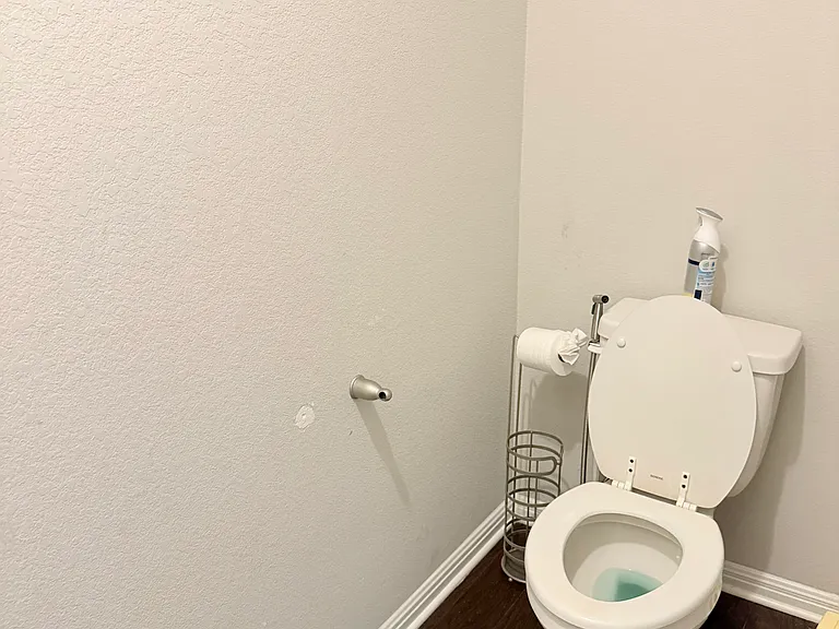 1009 Valley View Dr — Photo 7