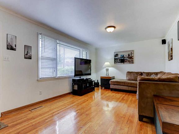 5th image of 5200 Winfield Ln
