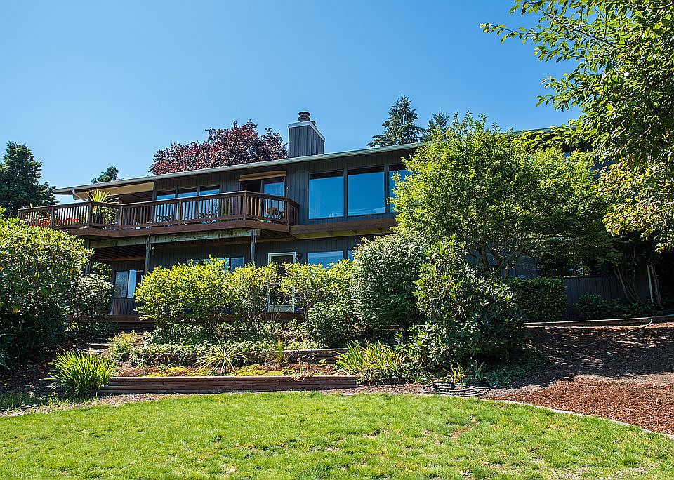 1/3 acre private lot