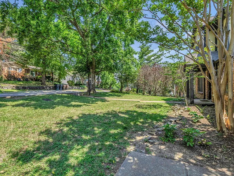 520 32nd Ave S — Photo 53