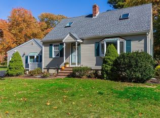 350 North St, Walpole, MA 02081