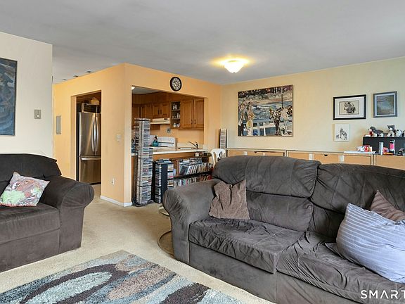 4th image of 697 Cove Road #2D