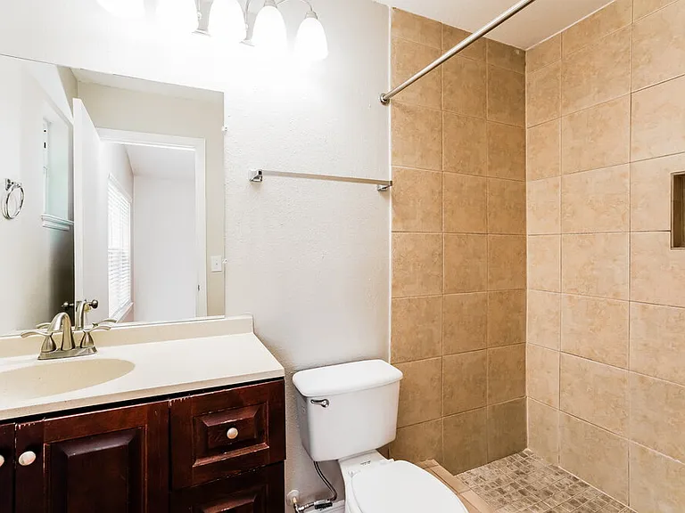1227 Heather Lake Dr — Photo 11