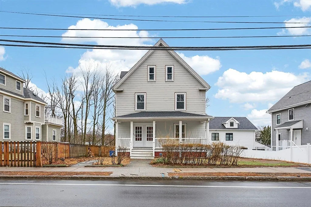 4 bed, 2.0 bath, 1617 sqft, $3,850 — Photo 2