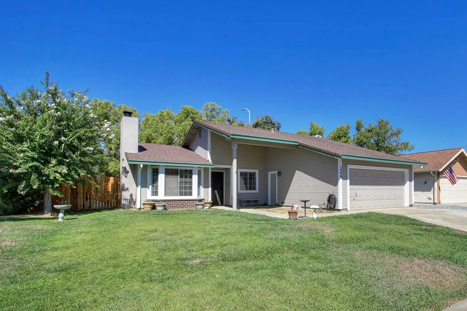 1449 Hickory St photo 1