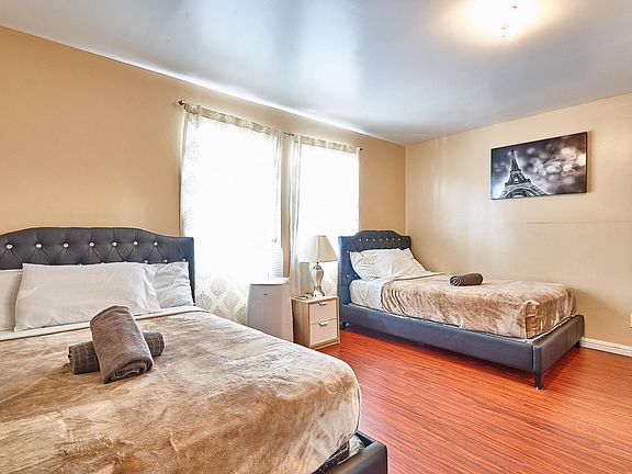 2nd image of 522 N Harvard Blvd #2