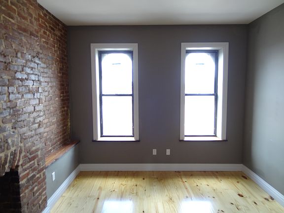 4th image of 276 Chauncey St APT 3L