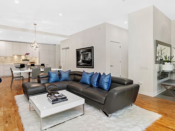 4th image of 206 N Park Dr #206