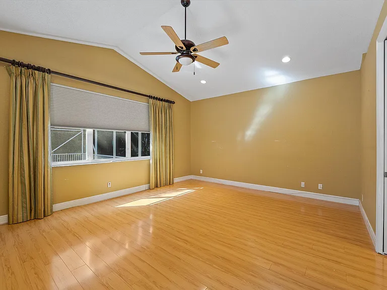 10860 Fairmont Village Dr — Photo 18
