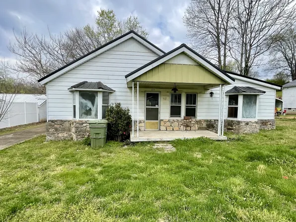 517 Hayes Ave, Lawrenceburg, TN 38464