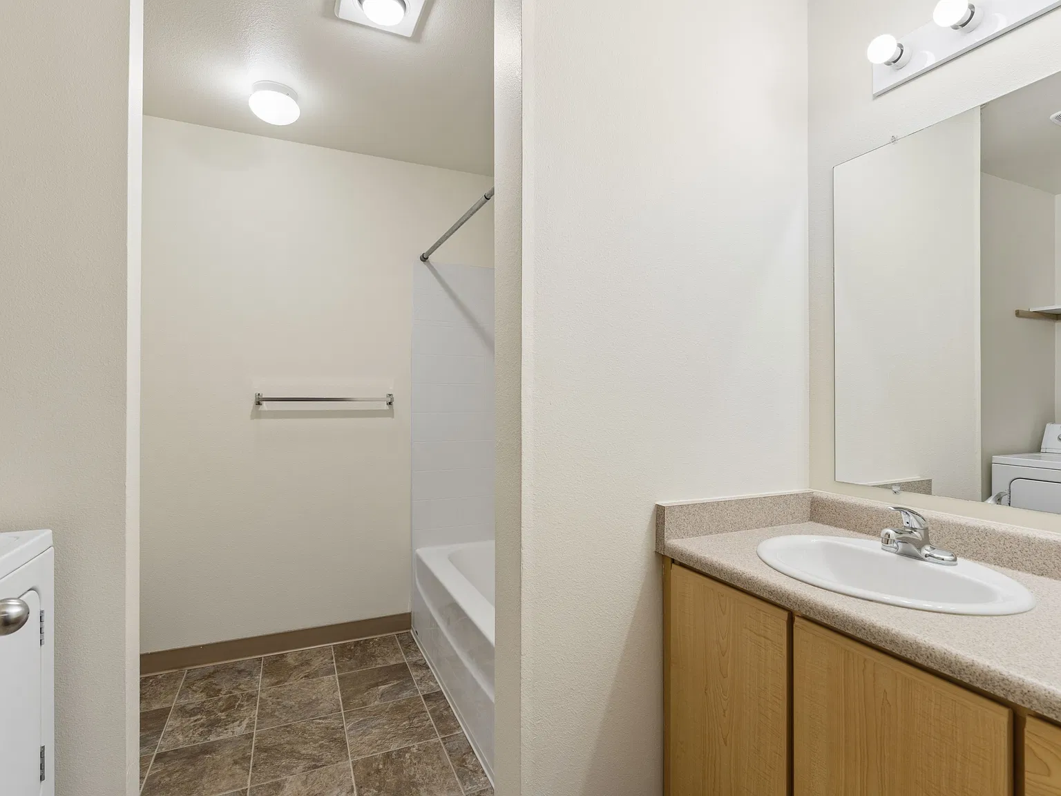 Parkside Apartments — Photo 4