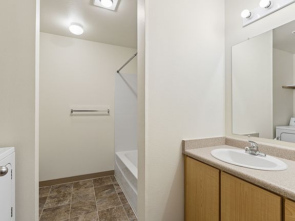 Parkside Apartments - Bathroom Interior Parkside Apartments - Bathroom Interior