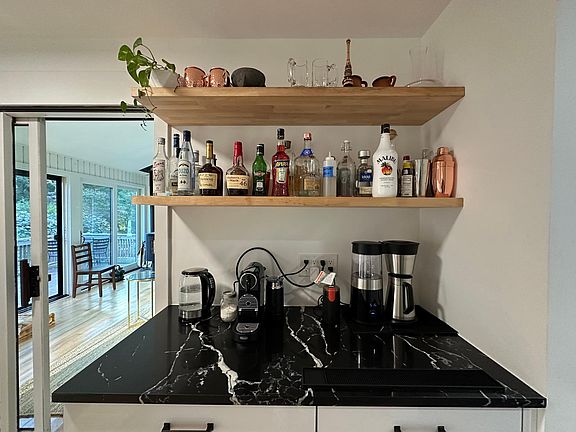 Coffee bar / kitchen extension near side entrance