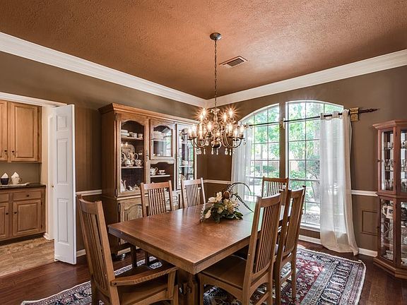 5th image of 4411 Pine Breeze Dr