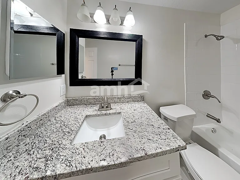 2273 Heathwood Cir — Photo 16