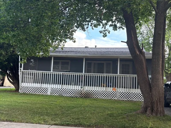 1635 Ferry St, Waukegan, IL 60087